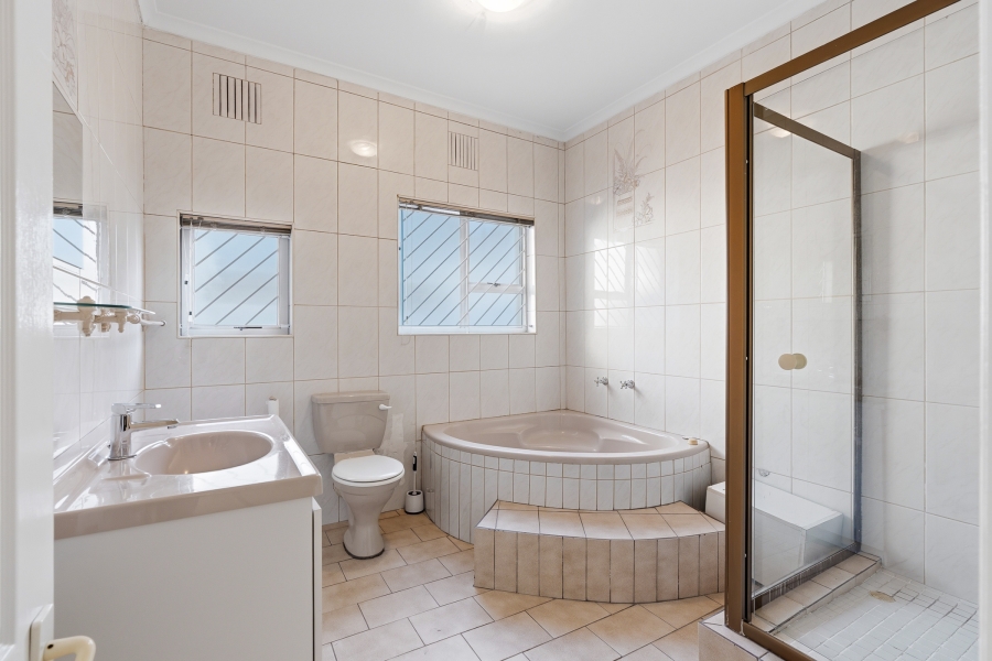 6 Bedroom Property for Sale in Pinelands Western Cape